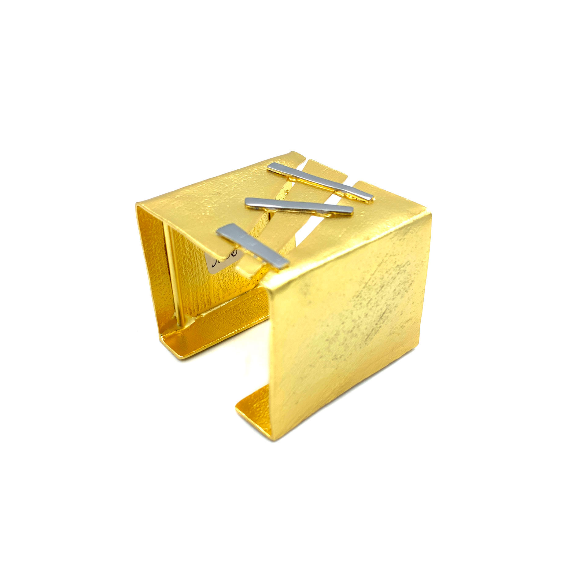 Bracelet carré doré à l’or fin